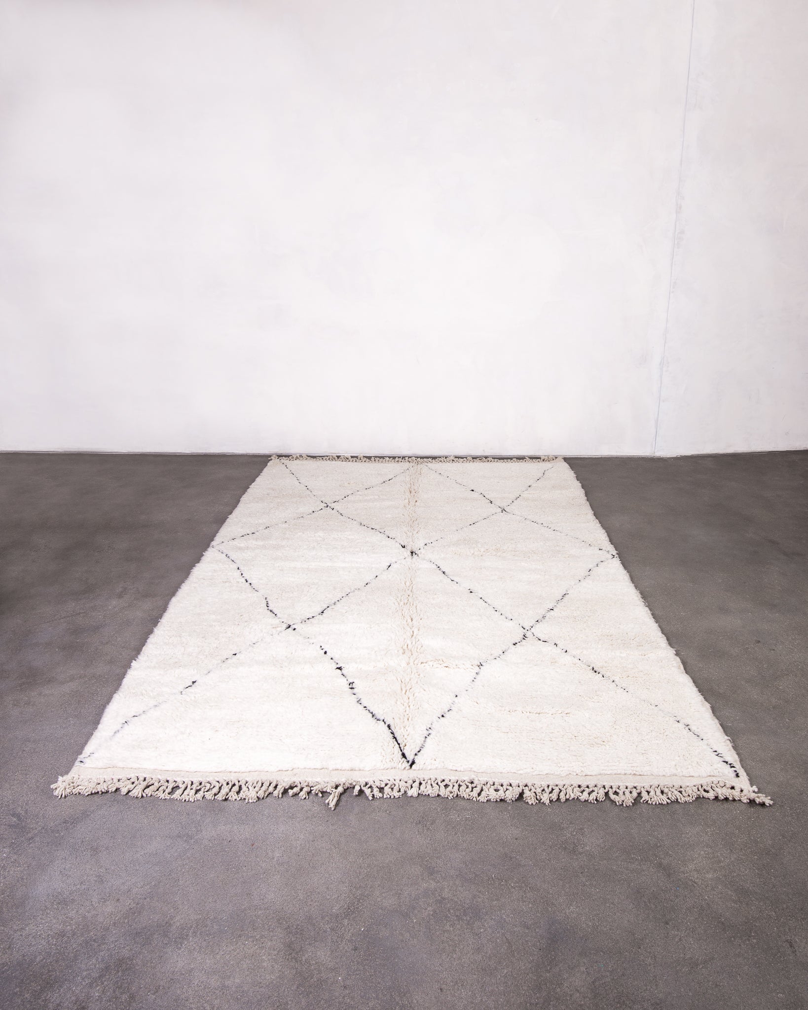Modern designer handcrafted Berber rug from morocco Beniourain with beautiful colors and patterns